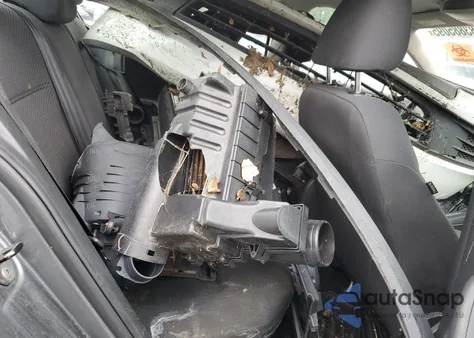 2013 Volkswagen Jetta Base z USA, uszkodzony, nr VIN 3VW2K7AJ5DM258498